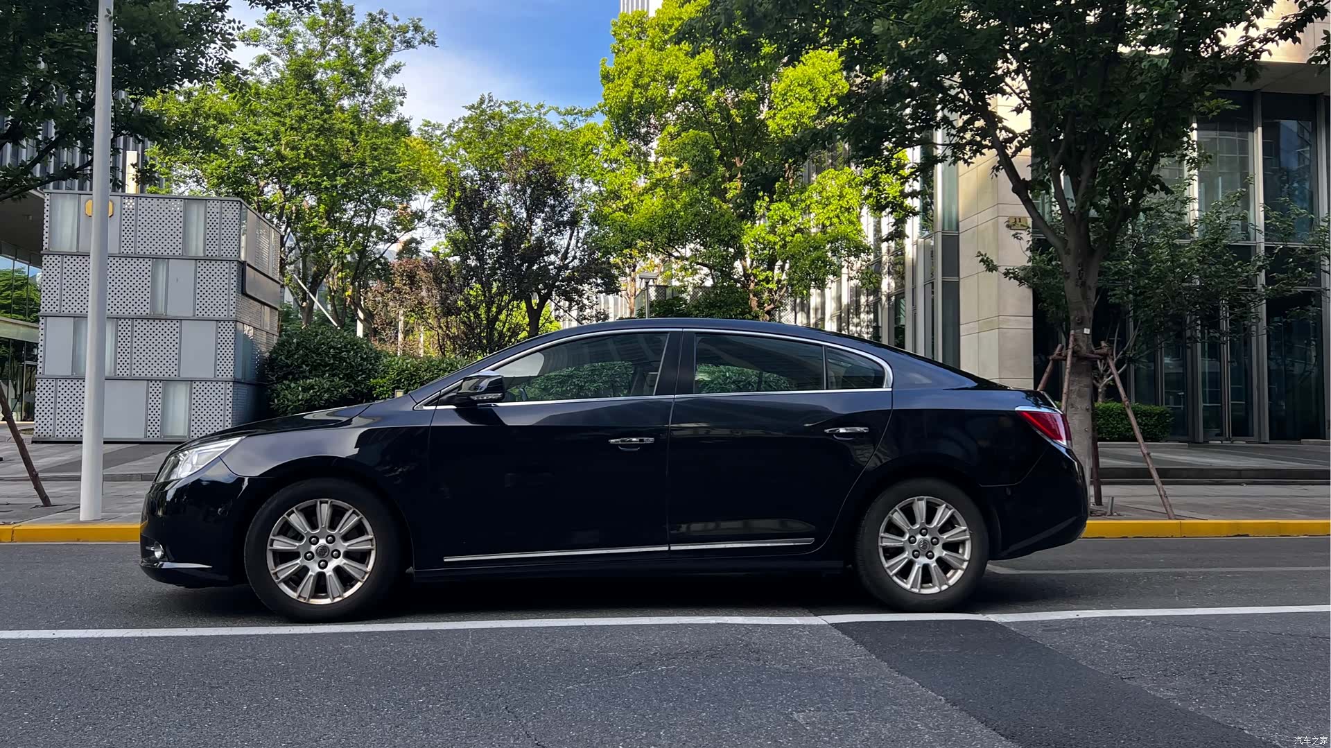 Buick LaCrosse, 2011 4