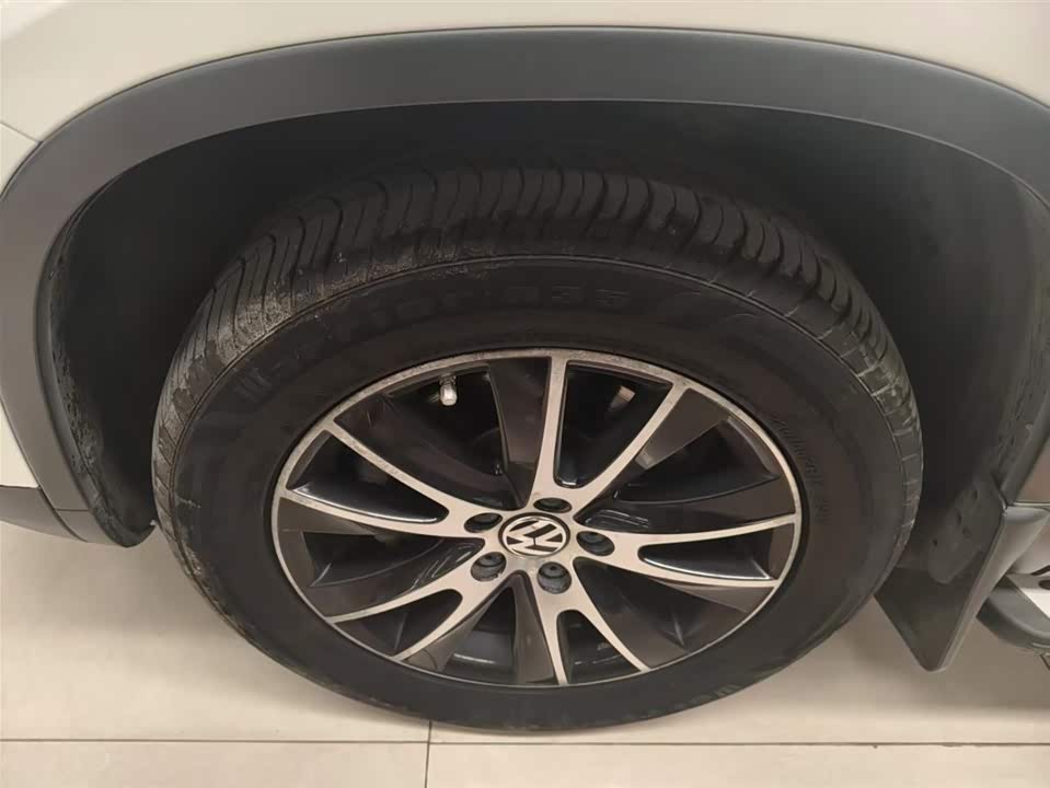 Volkswagen Tiguan Volkswagen Tiguan