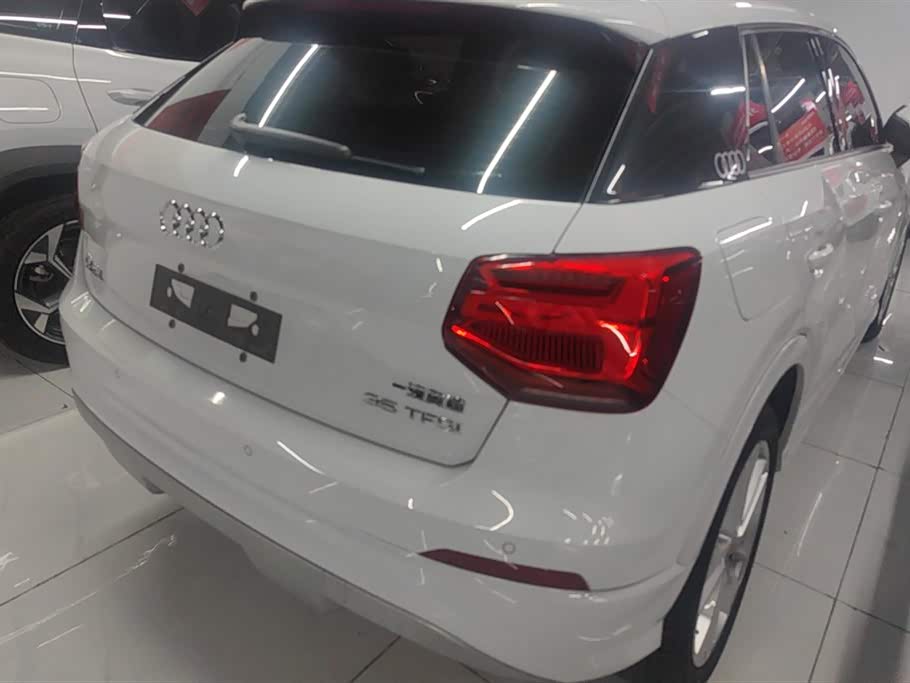 Audi Q2L