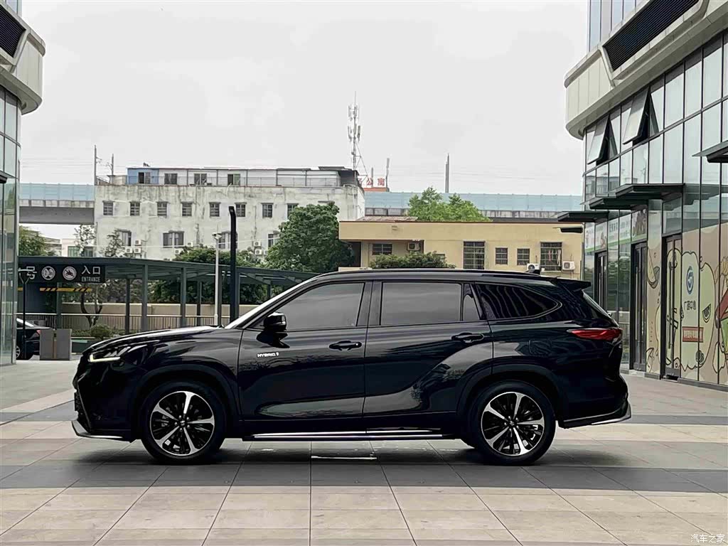 Toyota Crown, 2022 29
