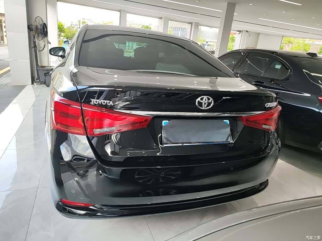 Toyota Crown, 2017 6