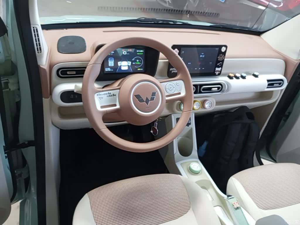 Wuling MINIEV, 2025 10