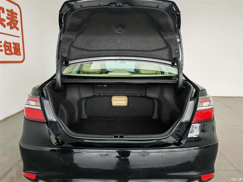 Toyota Camry, 2015 16