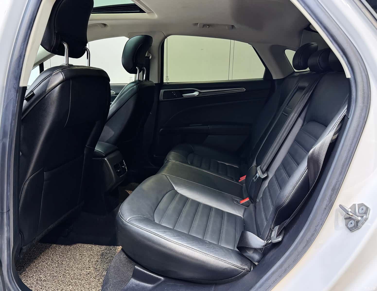 Ford Mondeo, 2017 10