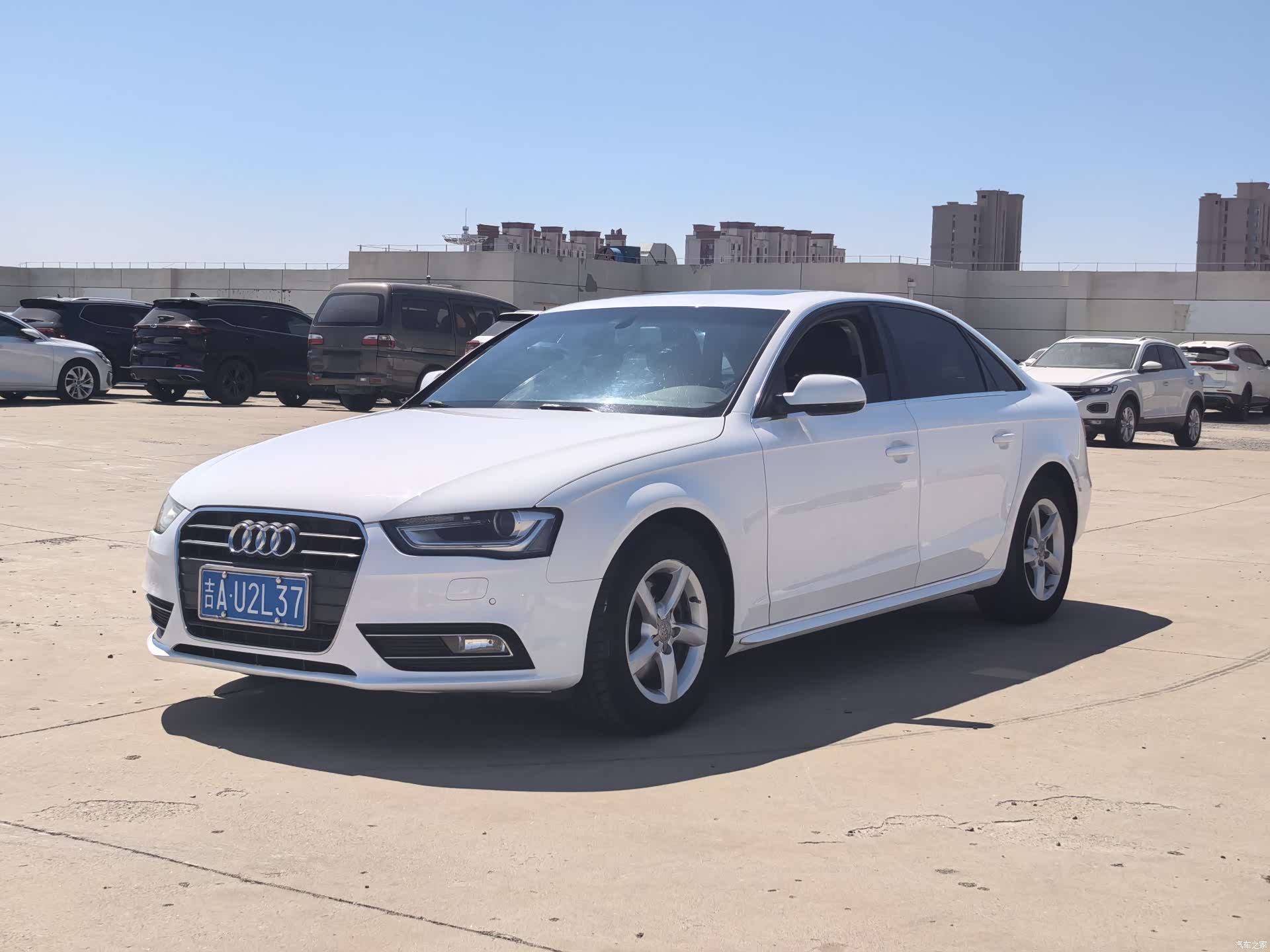 Audi A4L, 2013 1