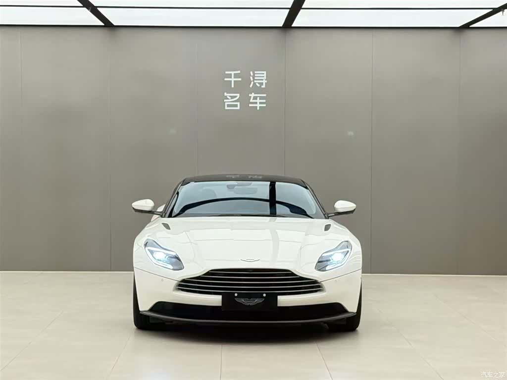 Aston Martin DB11, 2019 2