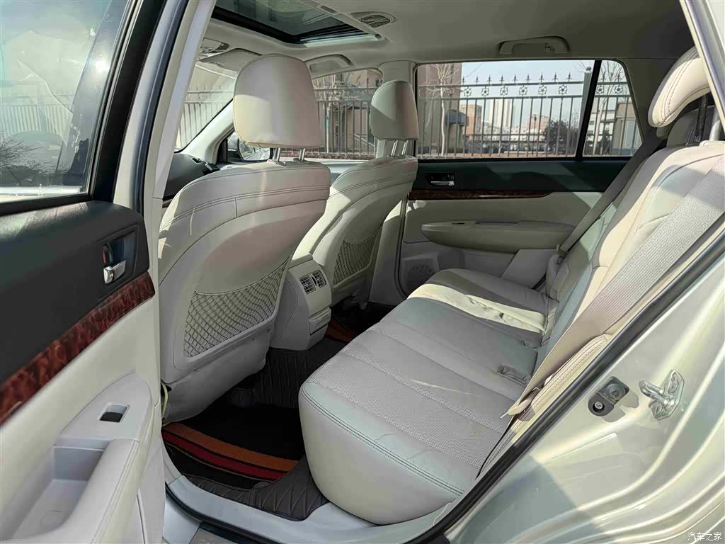 Subaru Outback, 2011 9