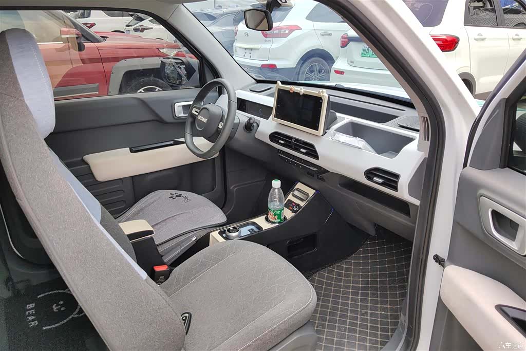 Geely Panda, 2025 8