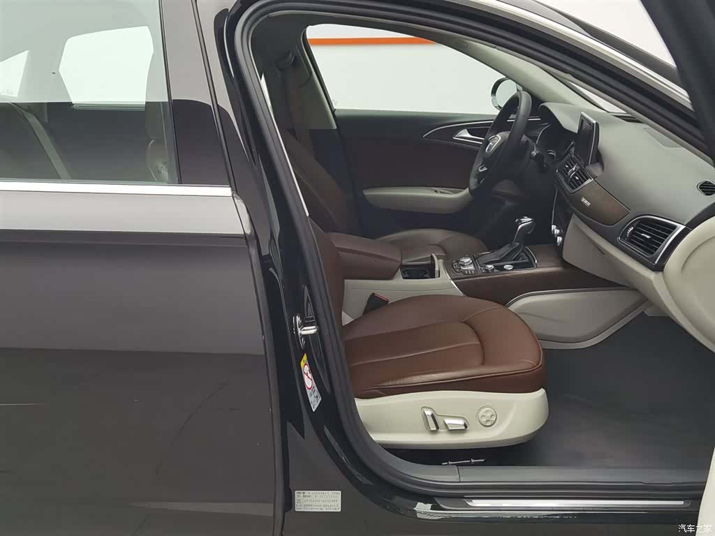 Audi A6L, 2016 23