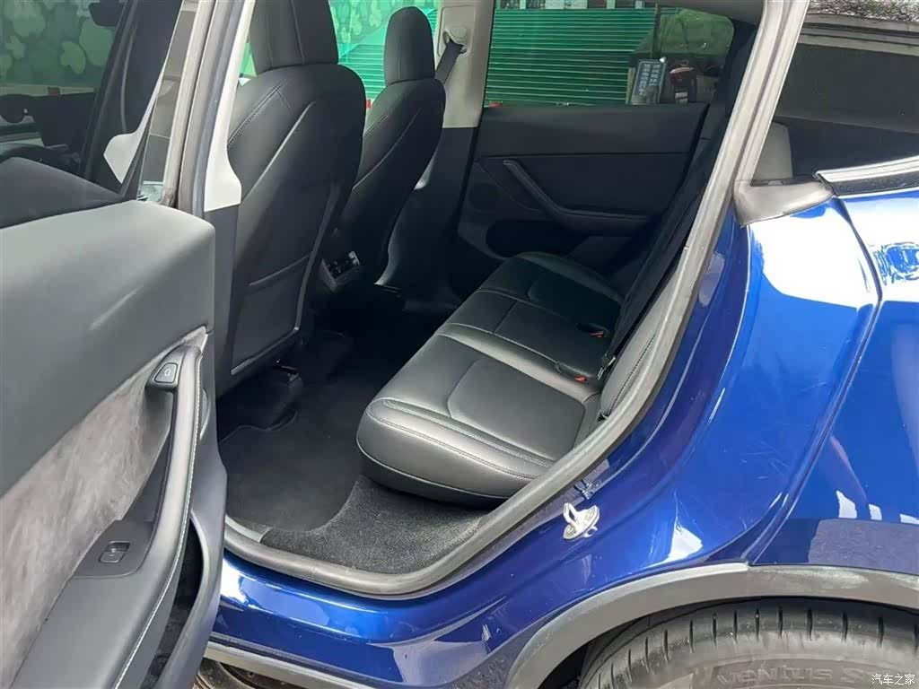 Tesla Model Y, 2022 все фото