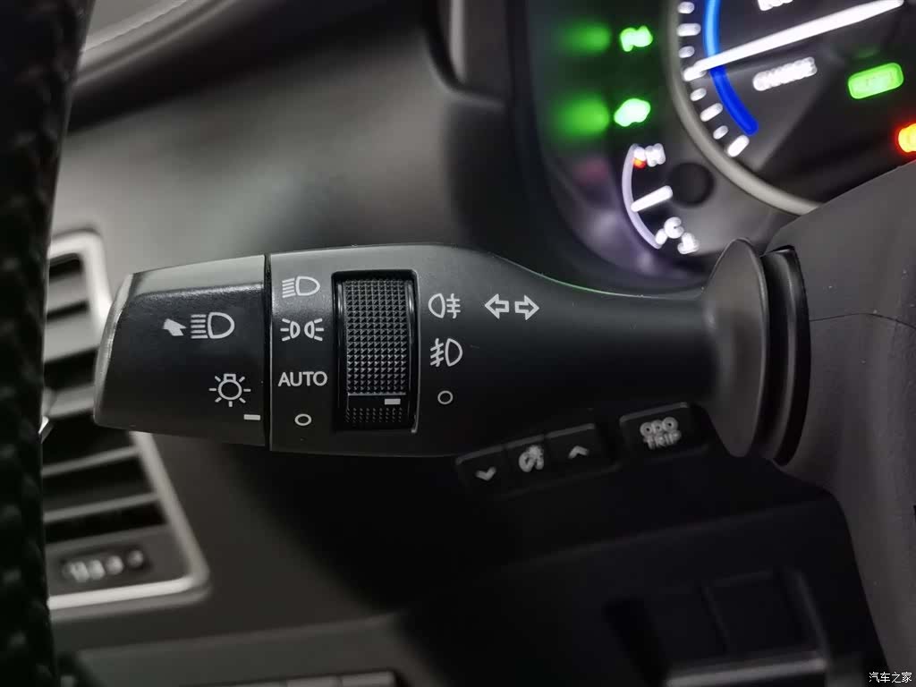 Lexus NX, 2016 21