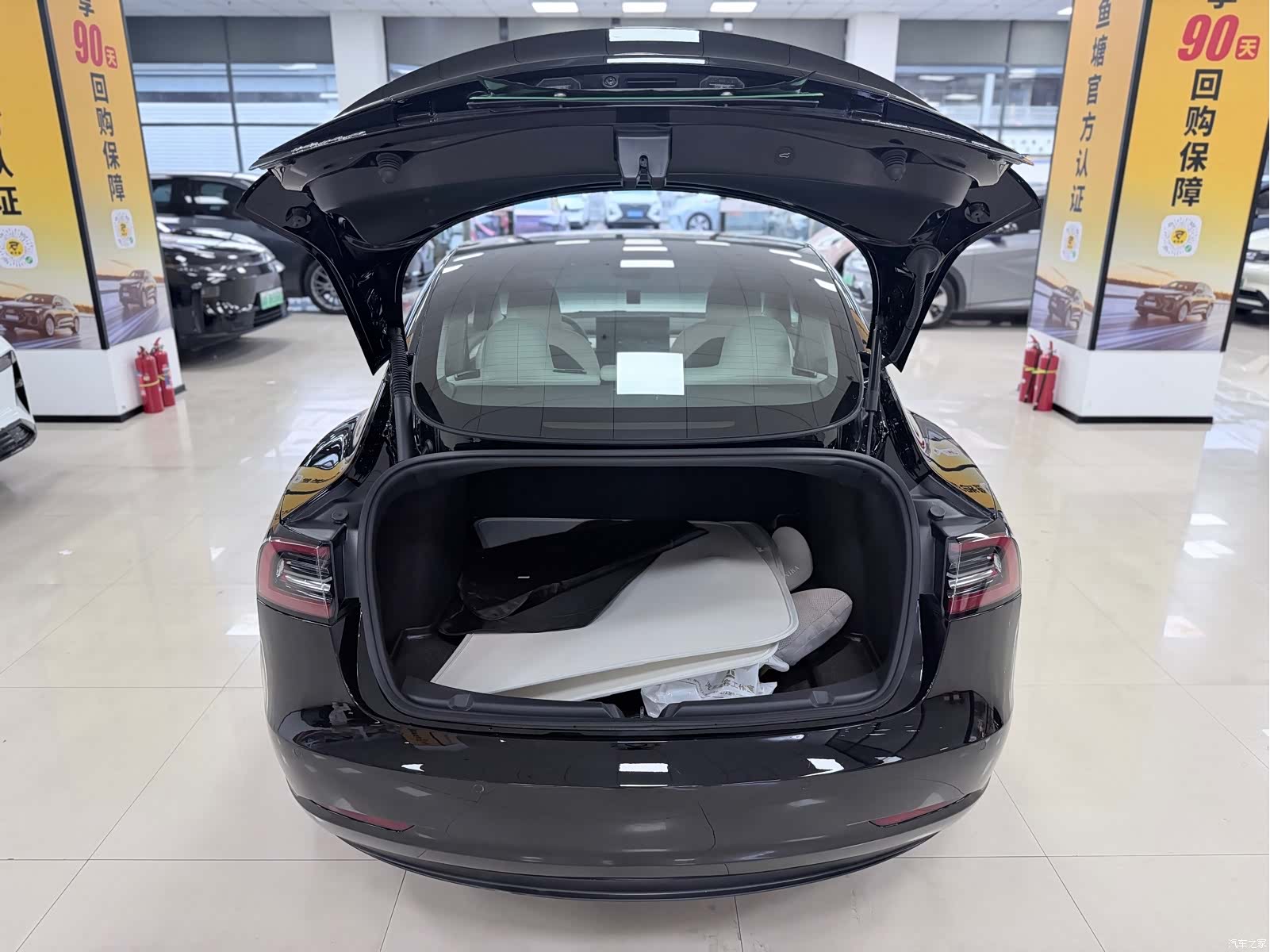 Tesla Model 3, 2023 10