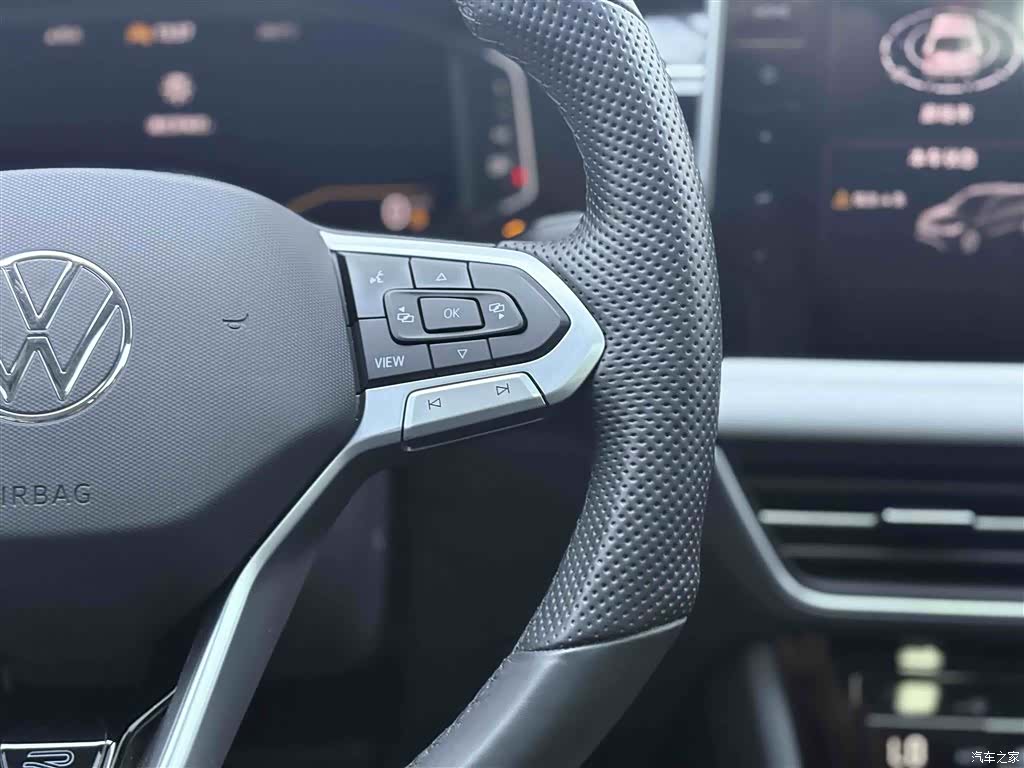 Volkswagen Tiguan L, 2024 23