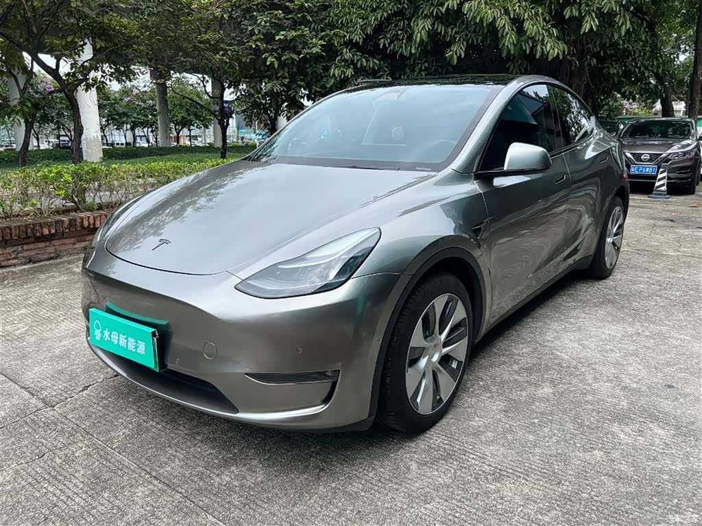 Tesla Model Y, 2021 1