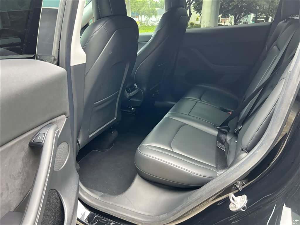 Tesla Model Y, 2021 все фото