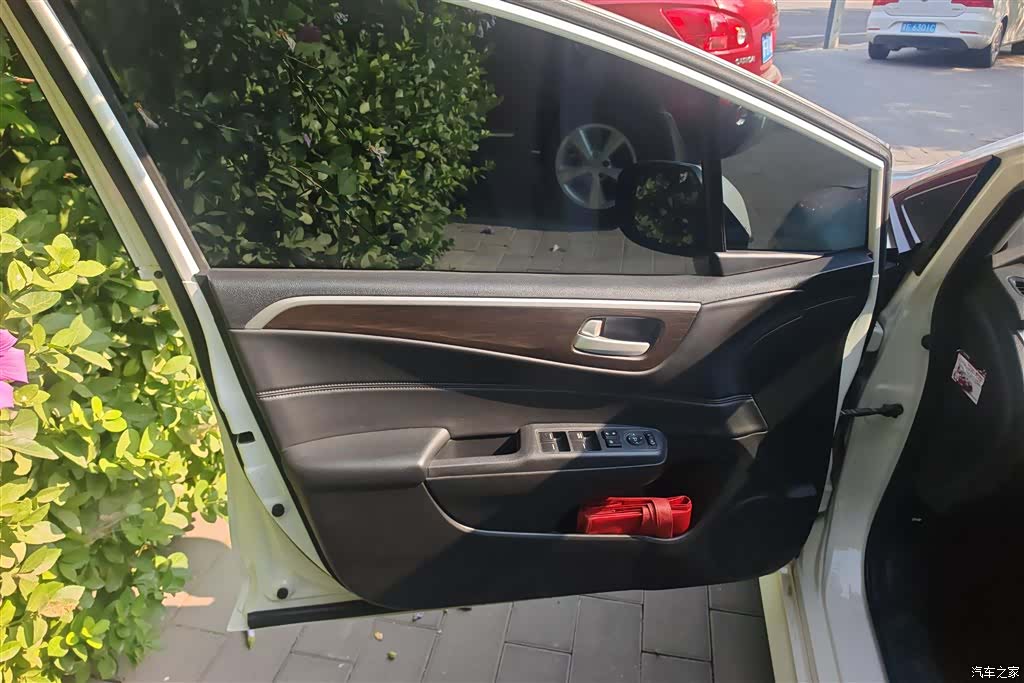 Honda Jade, 2015 7