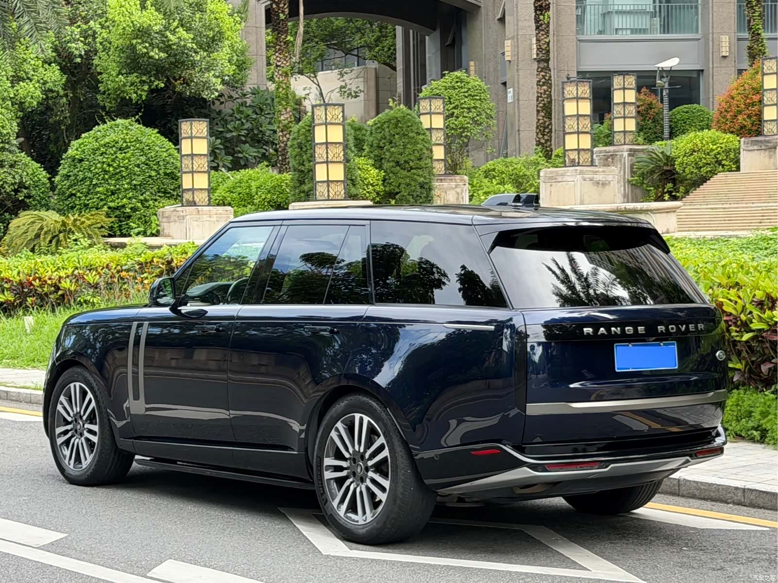 Land Rover Range Rover, 2023 все фото