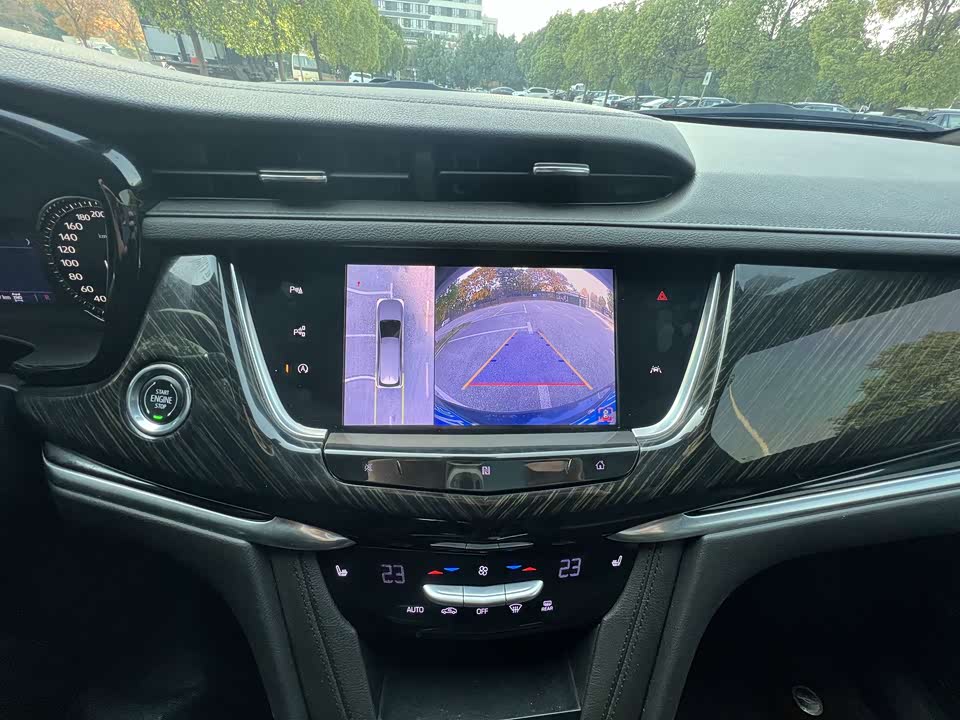 Cadillac XT6
