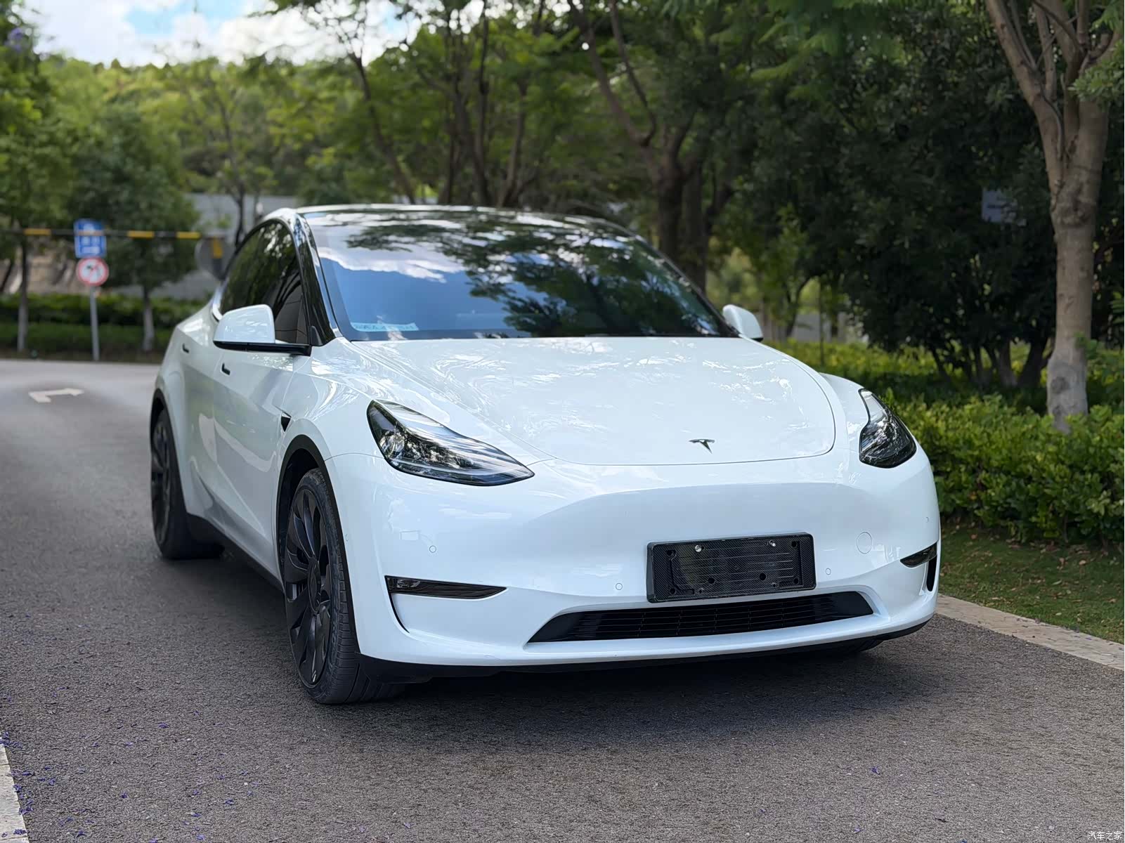 Tesla Model Y, 2022 3