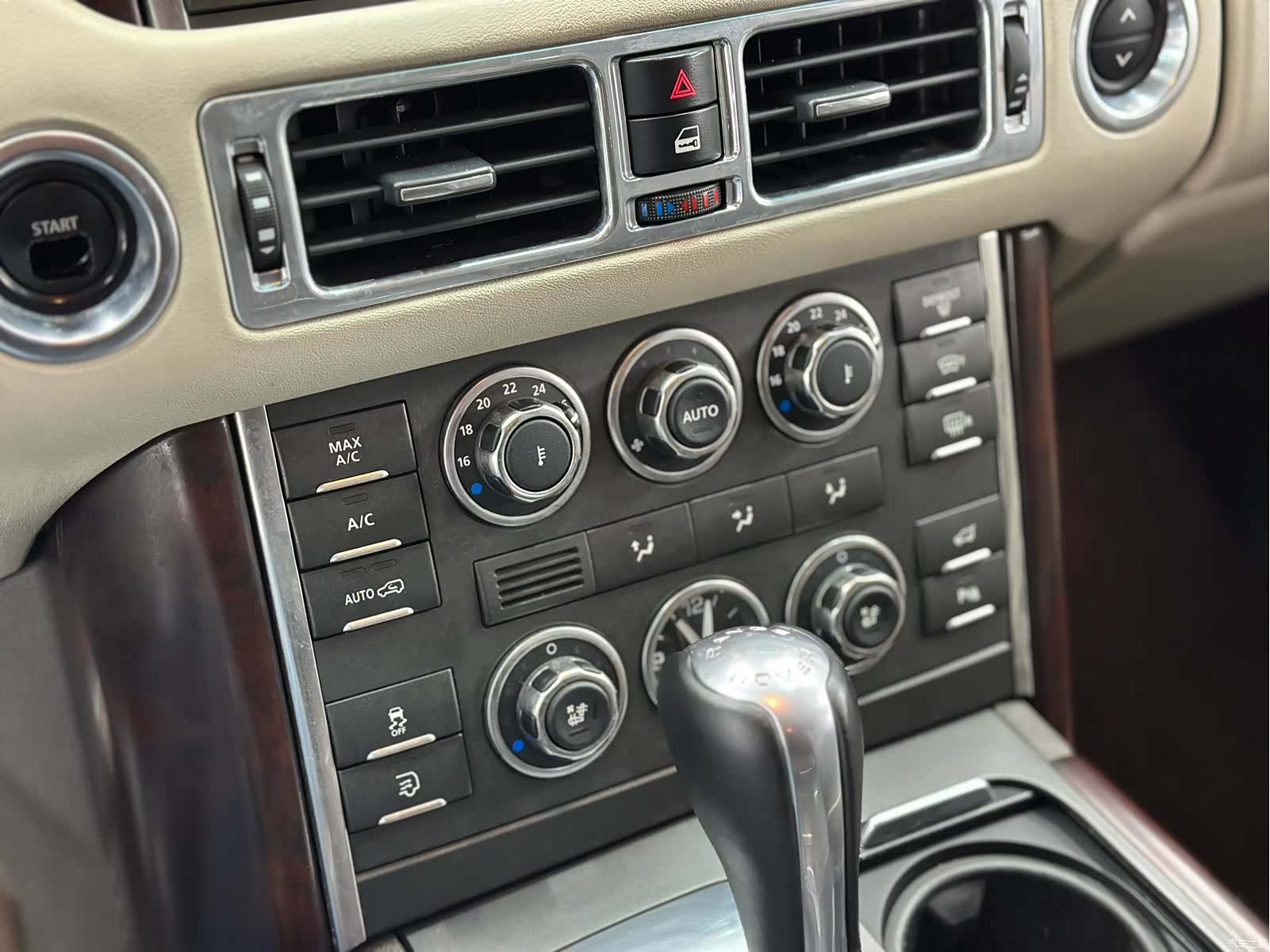 Land Rover Range Rover, 2011 17