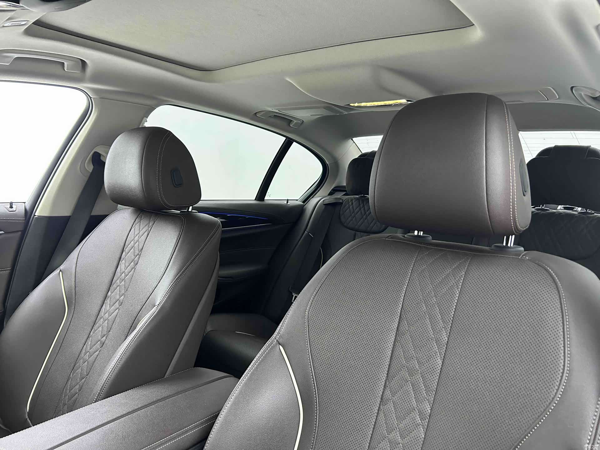 BMW 5 Series, 2021 все фото