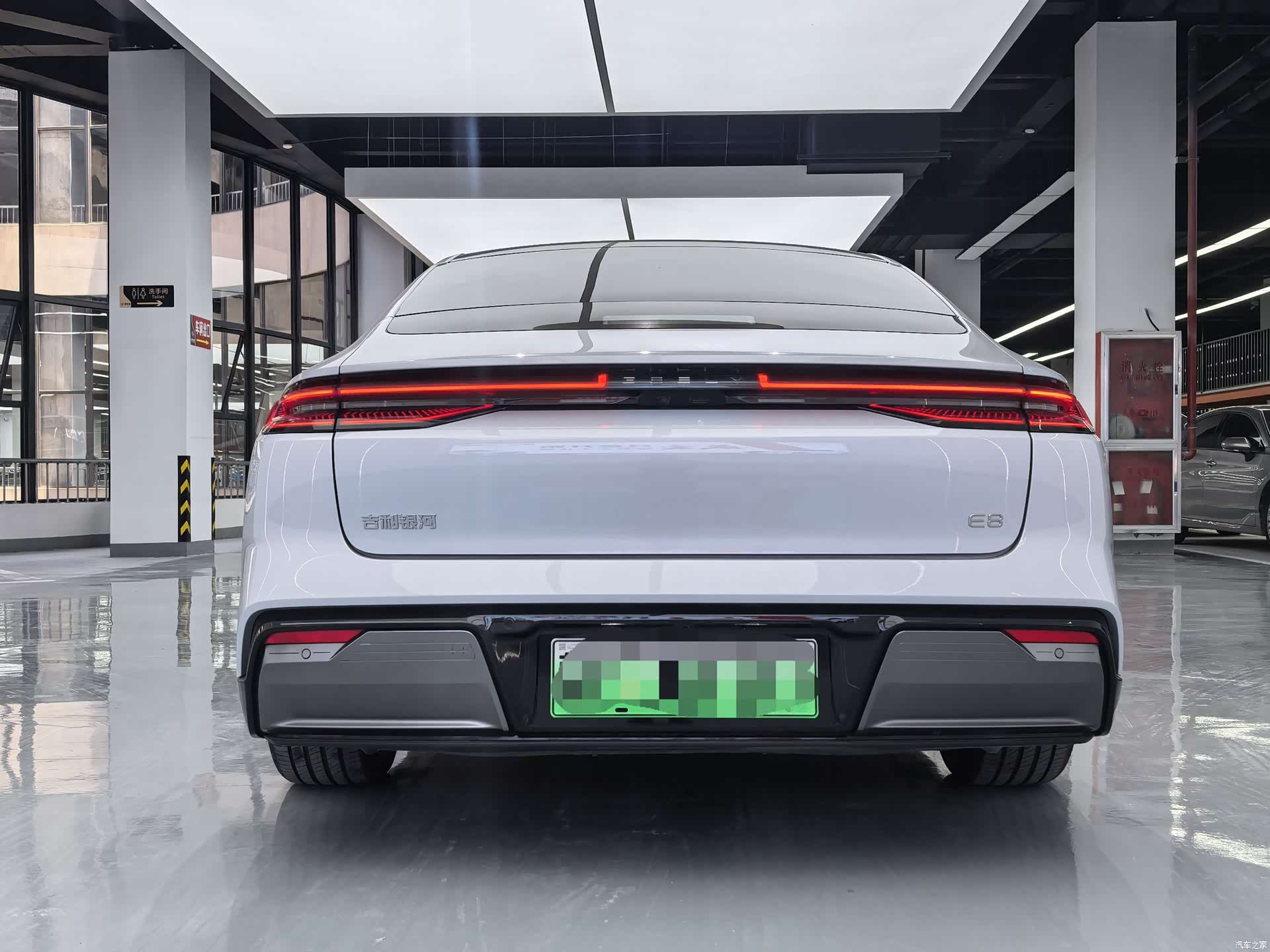 Geely E8, 2025 8