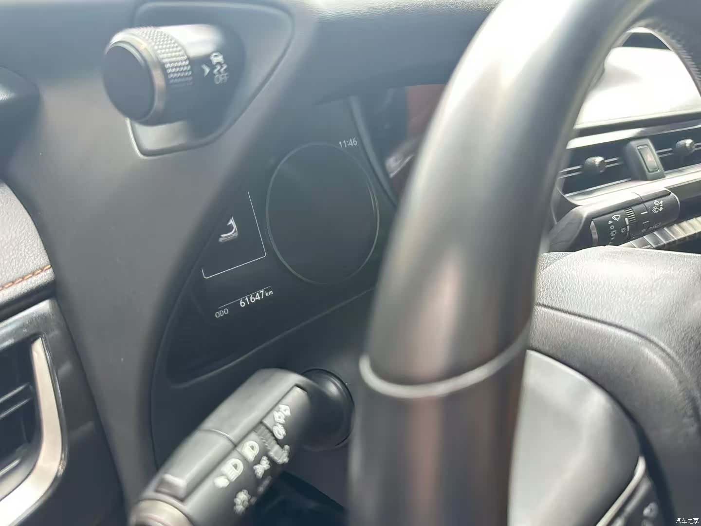 Lexus UX, 2021 3