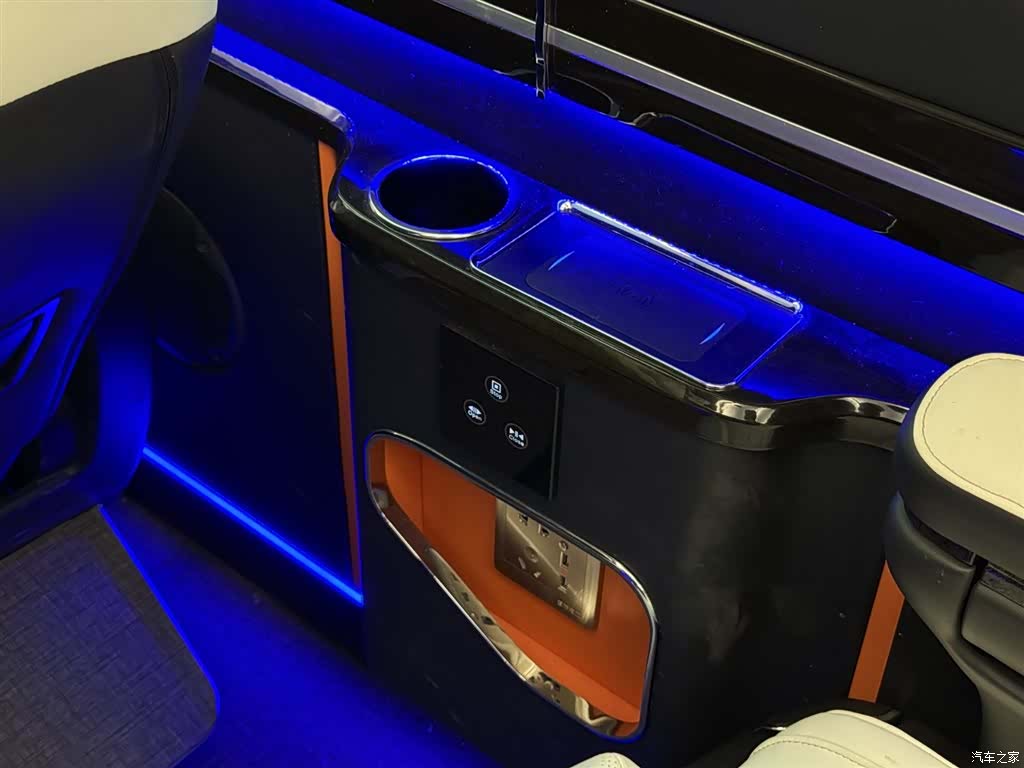 Toyota Coaster, 2023 40