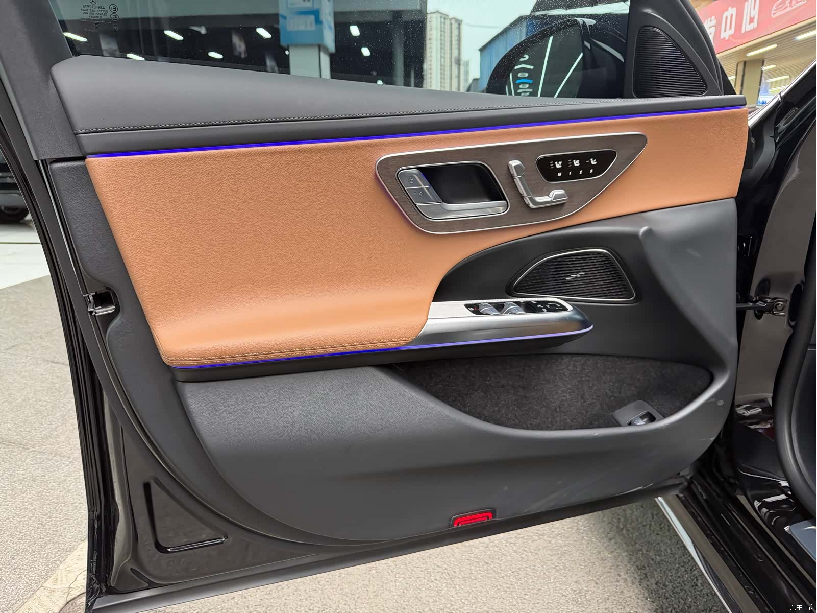 Mercedes-Benz E-Class, 2024 7