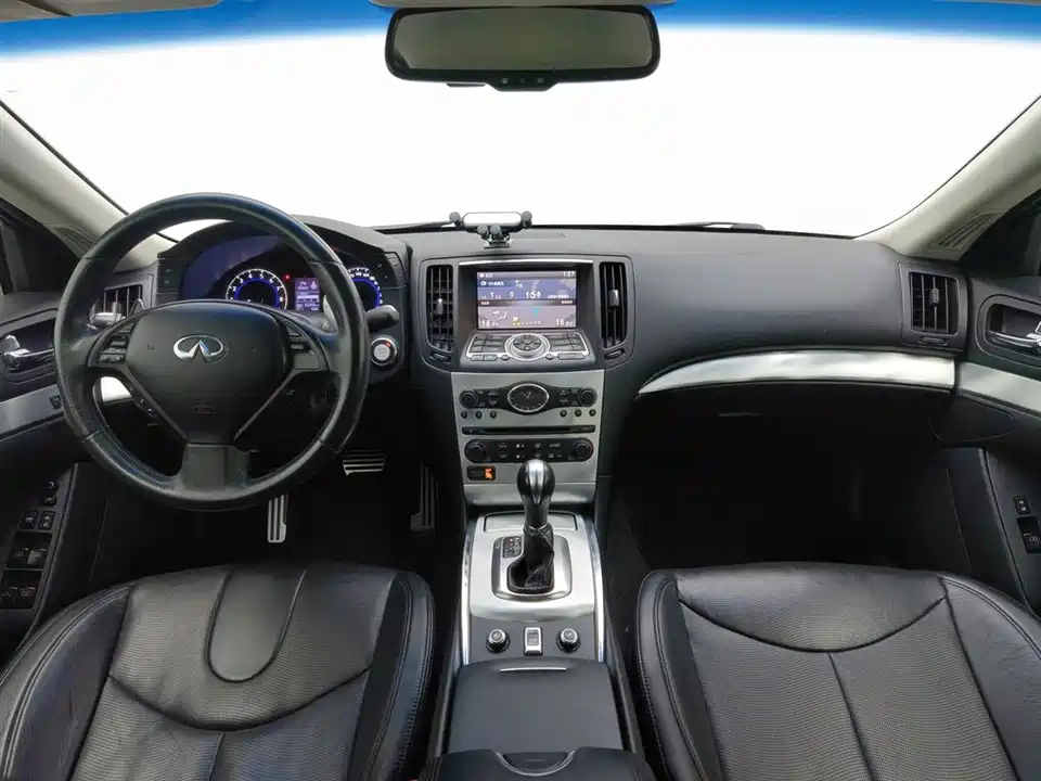 Infiniti Q60