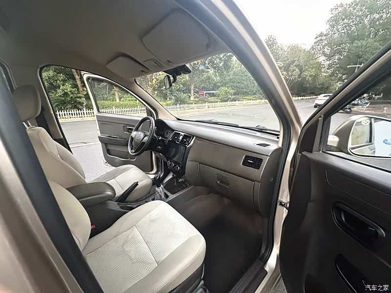 Wuling V, 2017 18