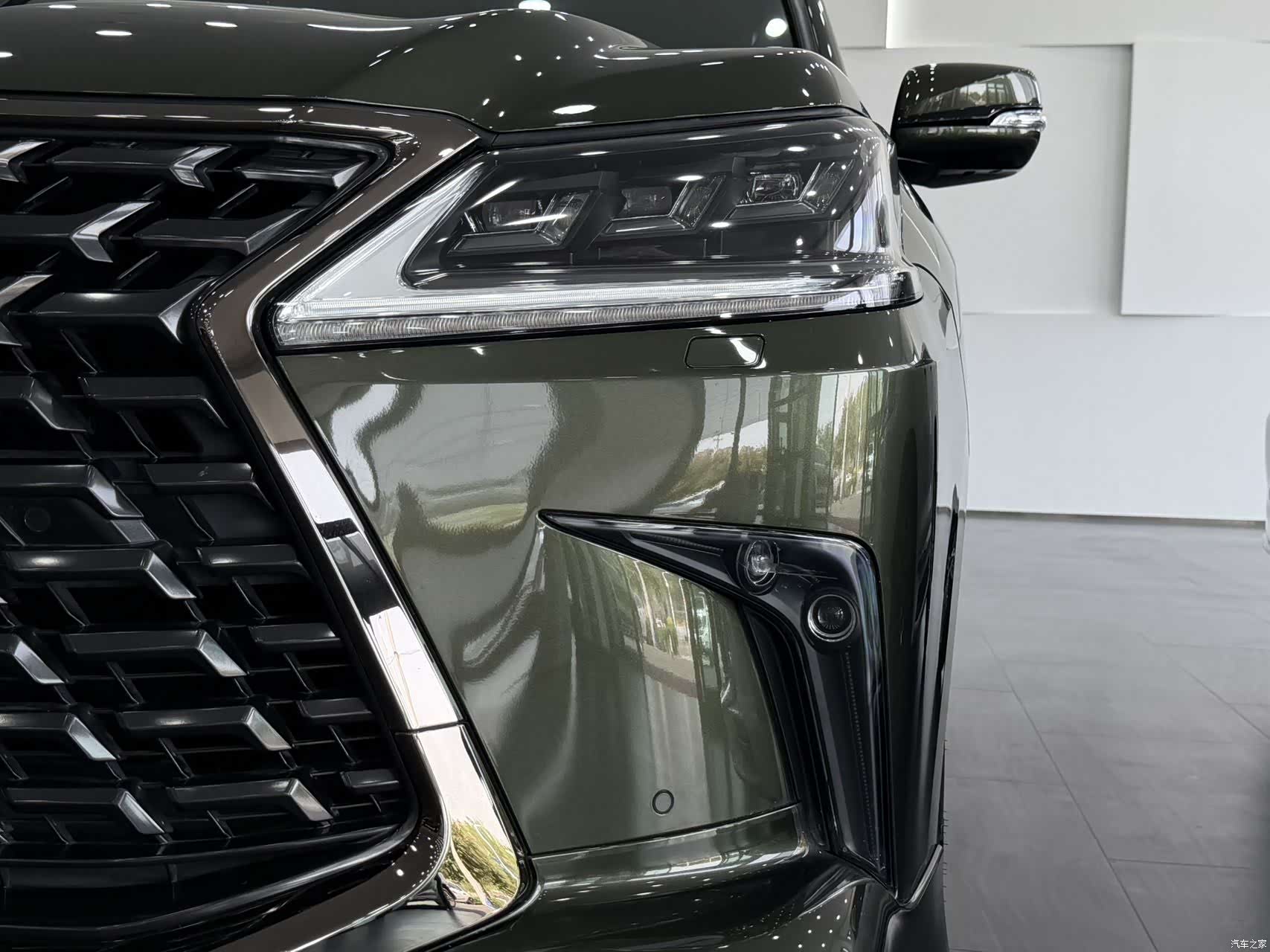 Lexus LX, 2023 4