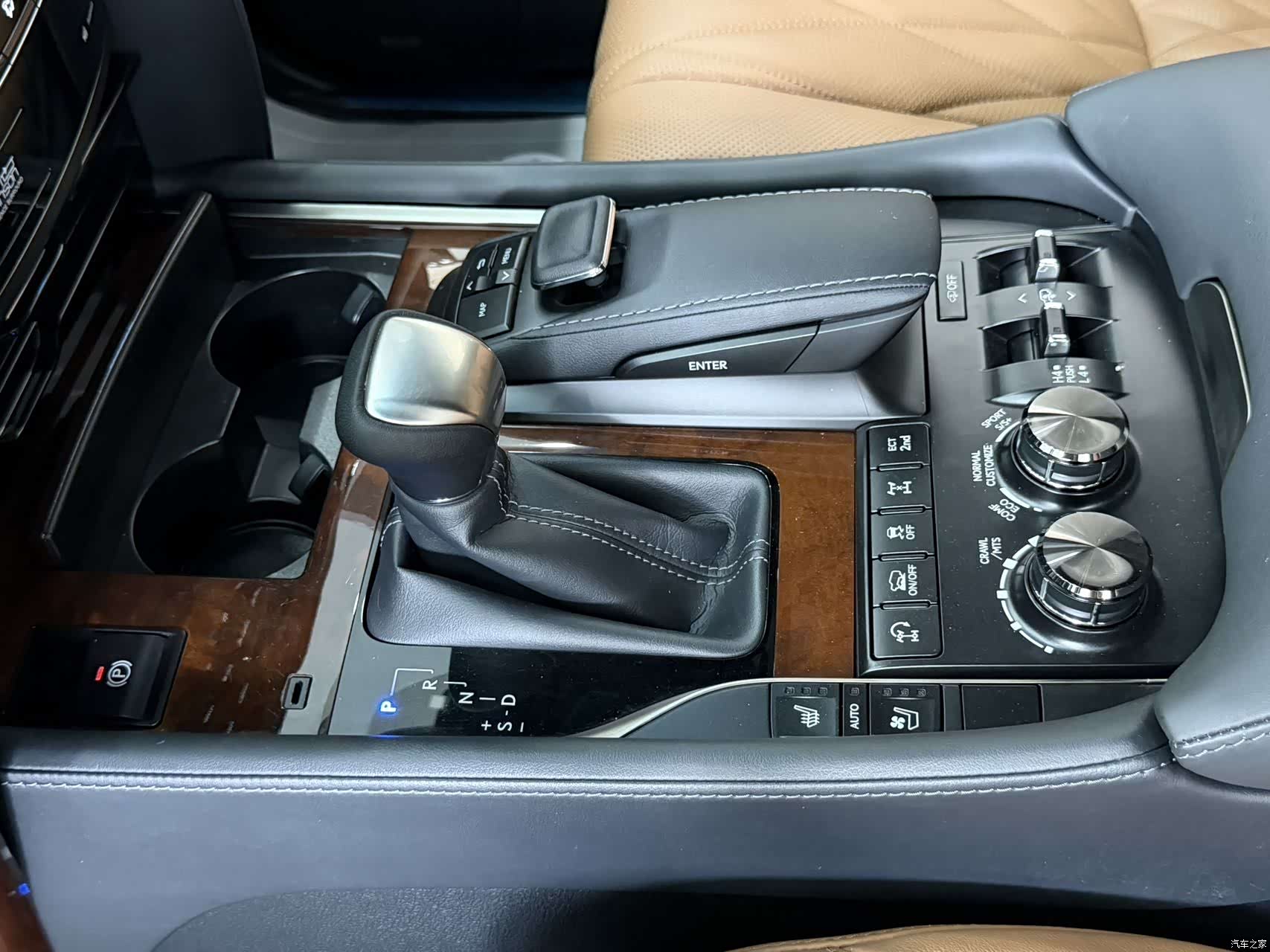 Lexus LX, 2023 15