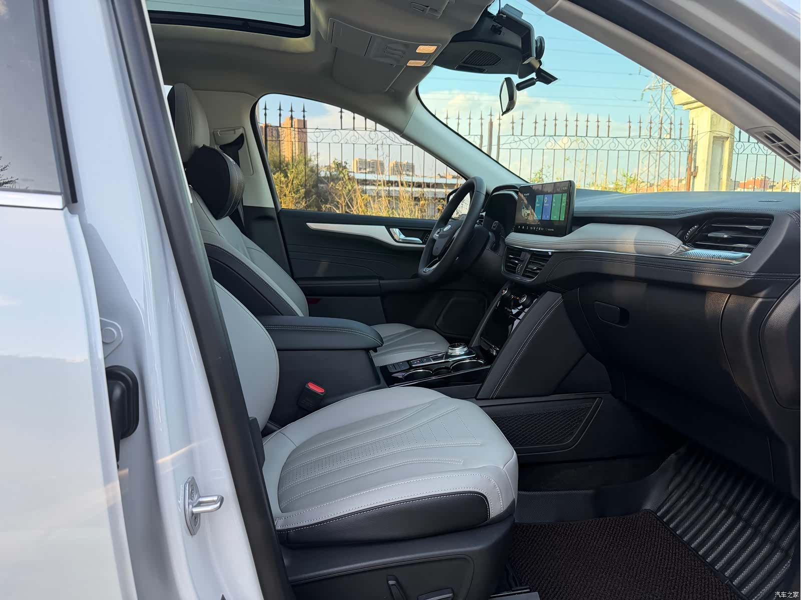 Ford Escape, 2024 11