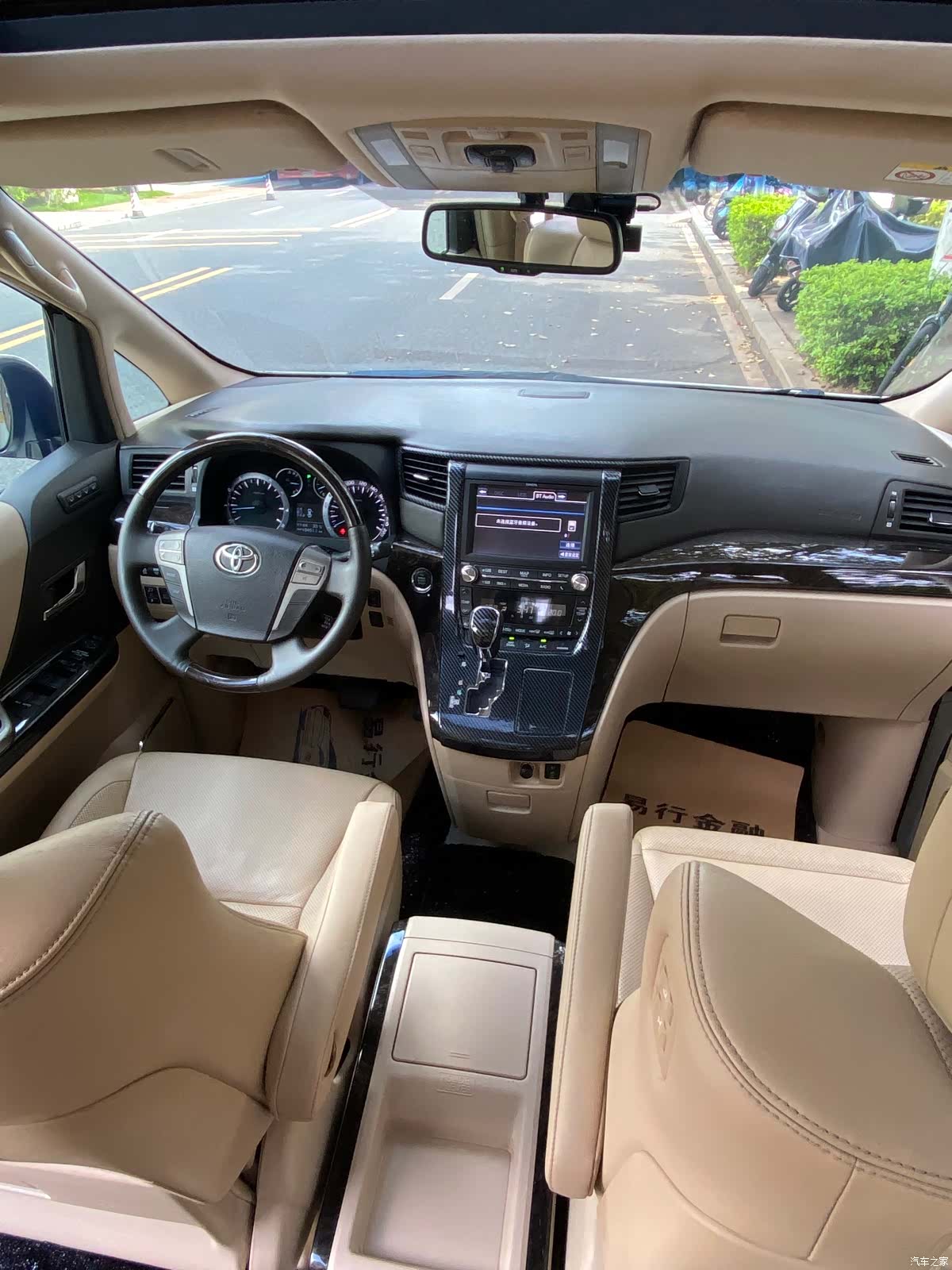 Toyota Alphard, 2012 24