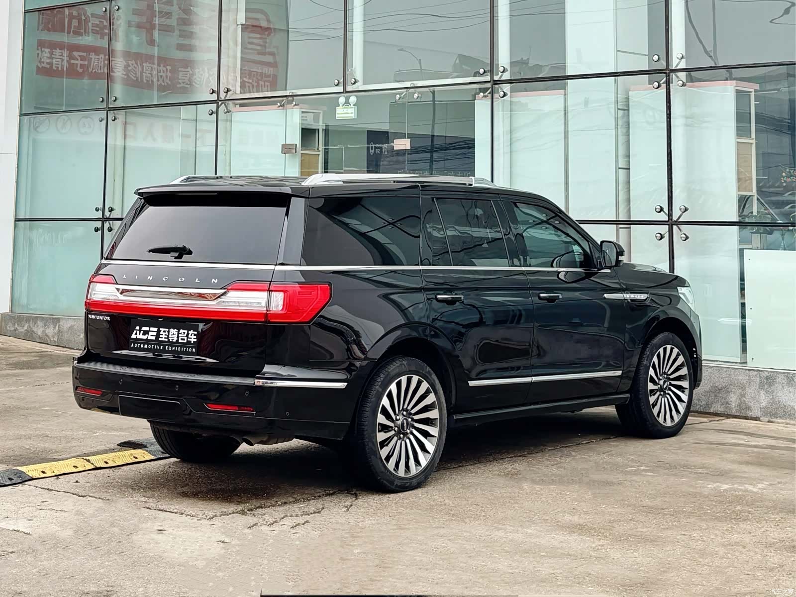 Lincoln Navigator, 2019 4