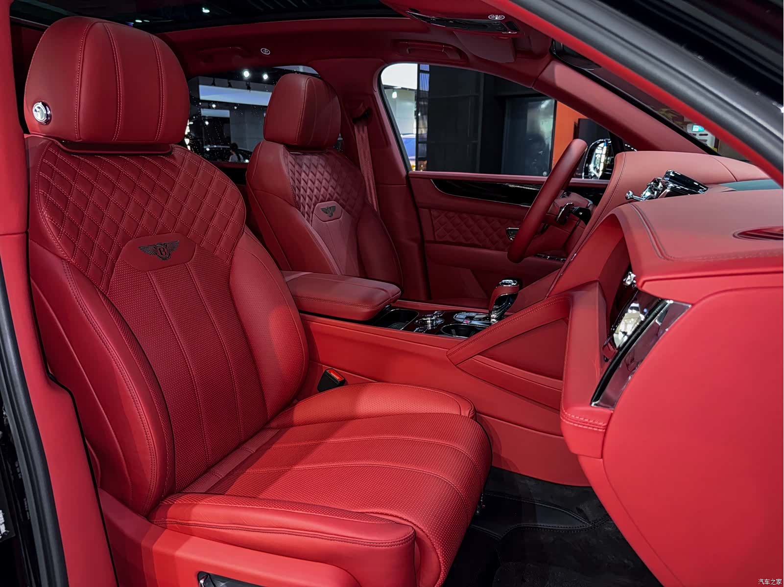 Bentley Bentayga, 2022 27