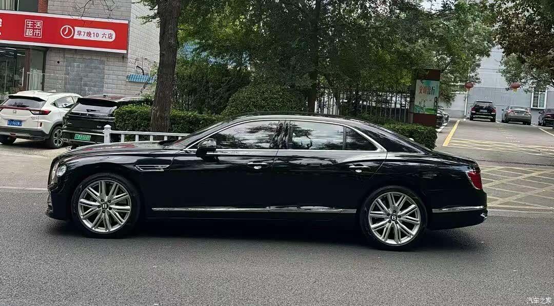 Bentley Flying Spur, 2020 4