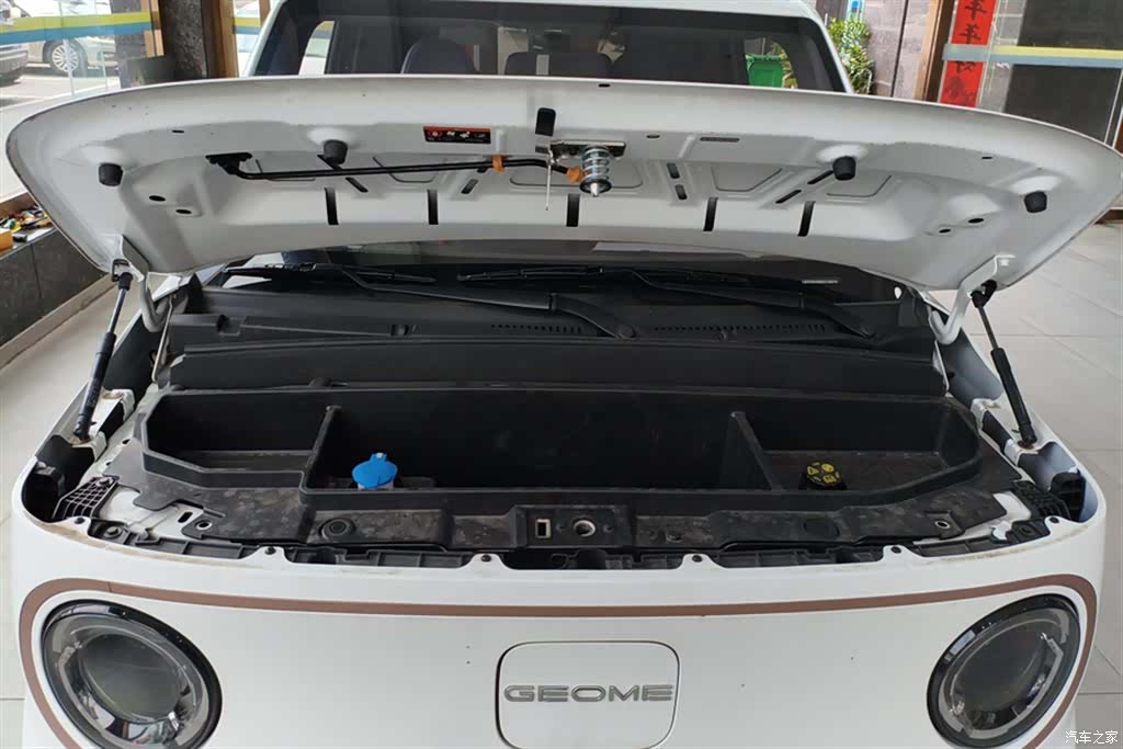 Geely Panda, 2025 10
