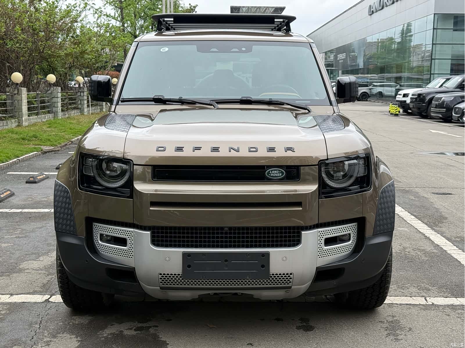 Land Rover Defender, 2024 2