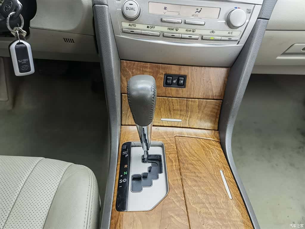 Toyota Camry, 2011 13