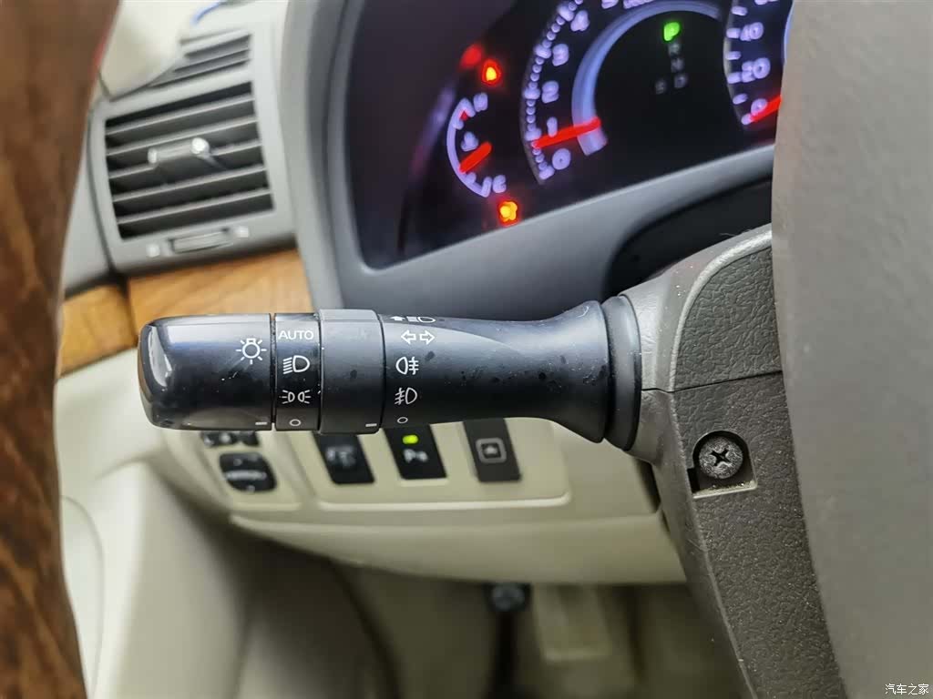 Toyota Camry, 2011 21