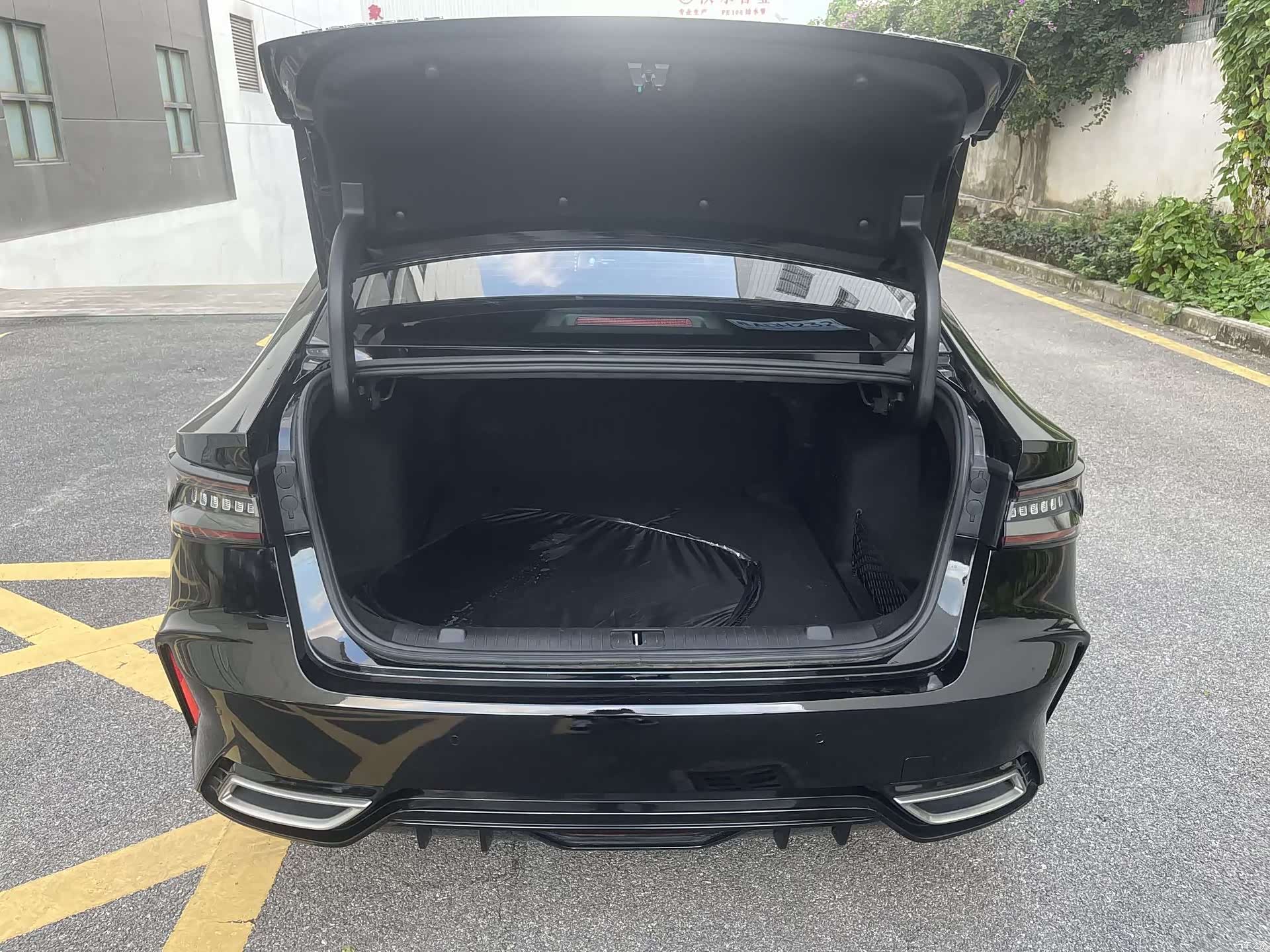 Chery Arrizo 8, 2022 9