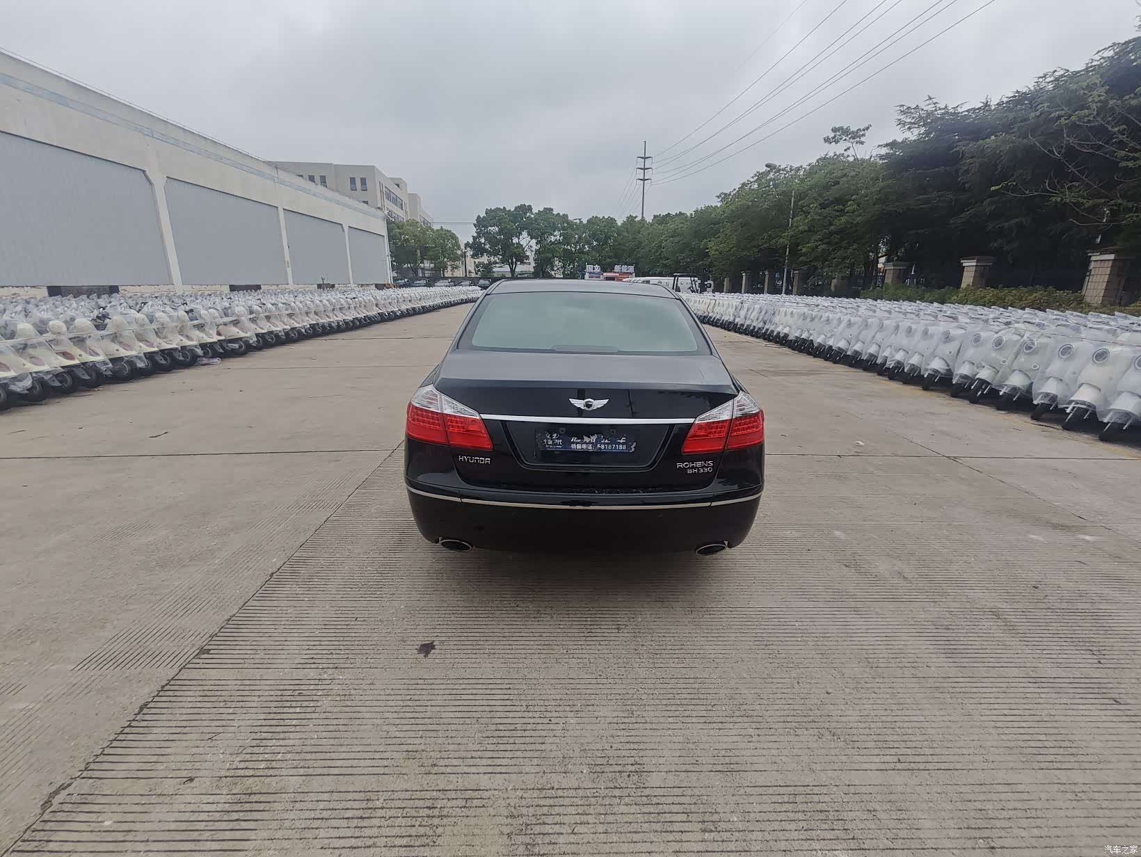 Hyundai BH330, 2011 6