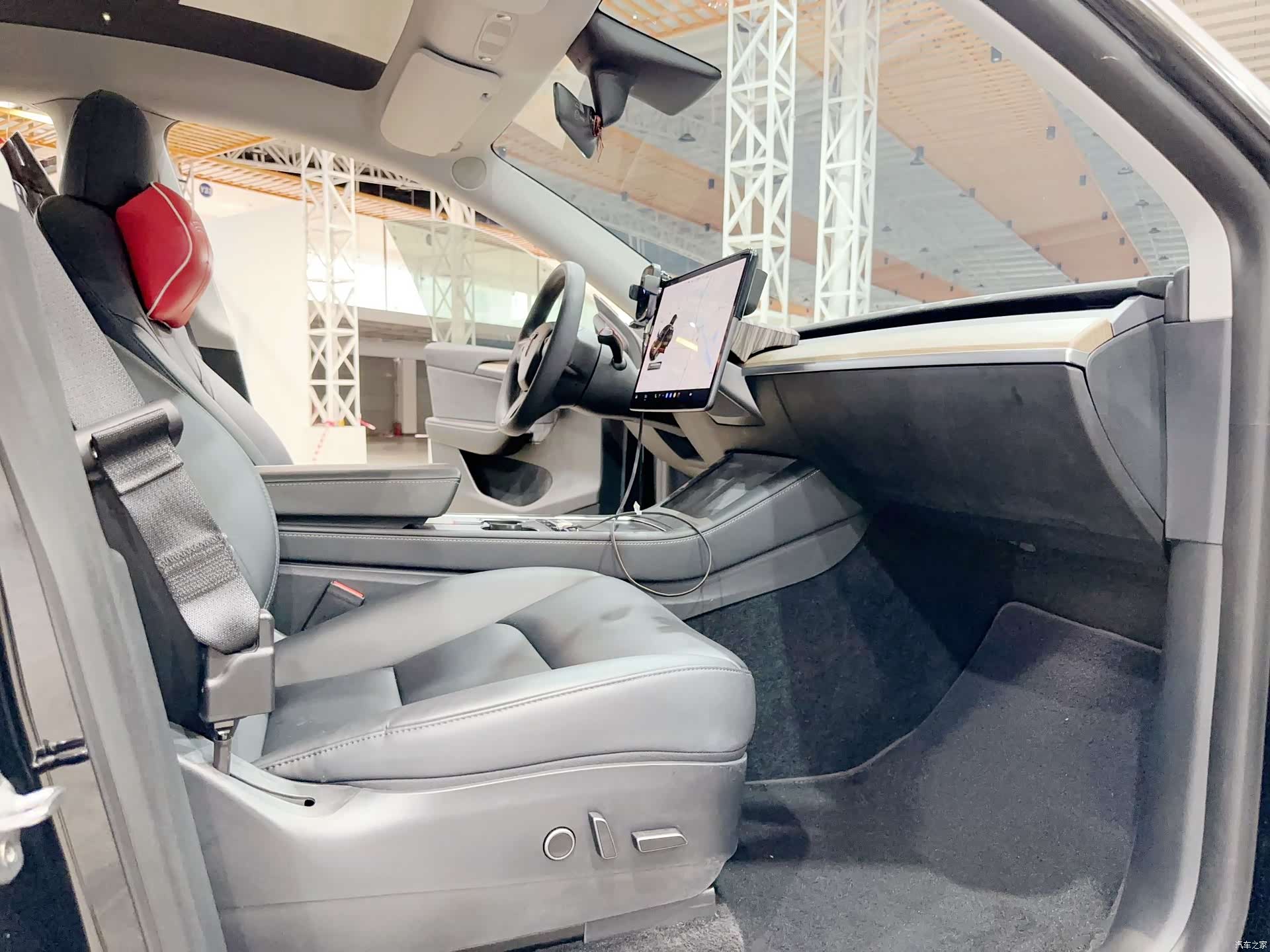 Tesla Model Y, 2021 13