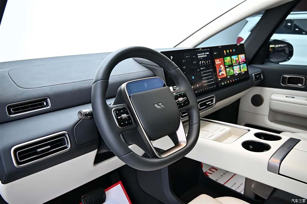 Li Auto MEGA, 2025 19