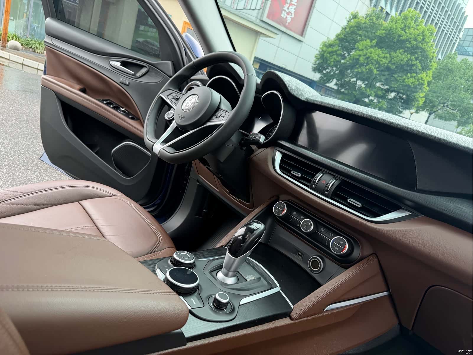 Alfa Romeo Stelvio, 2019 13