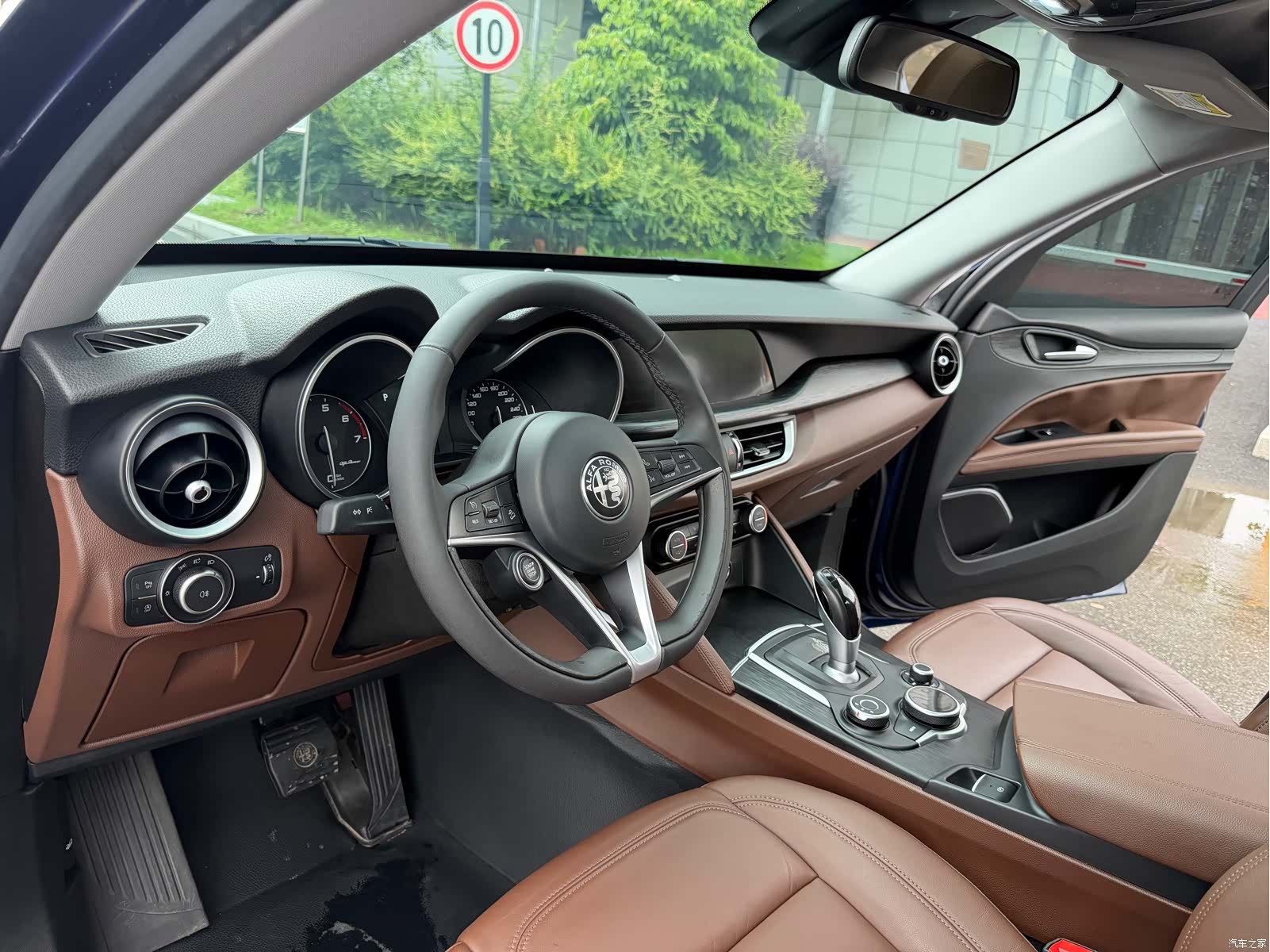 Alfa Romeo Stelvio, 2019 8