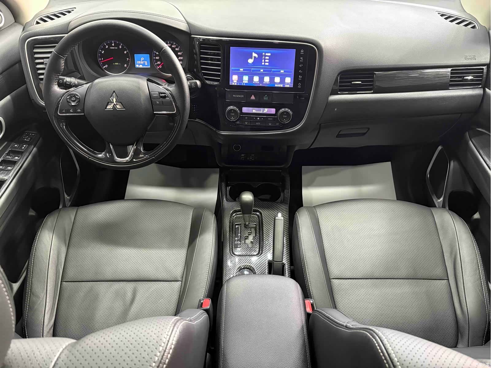 Mitsubishi Outlander, 2017 12