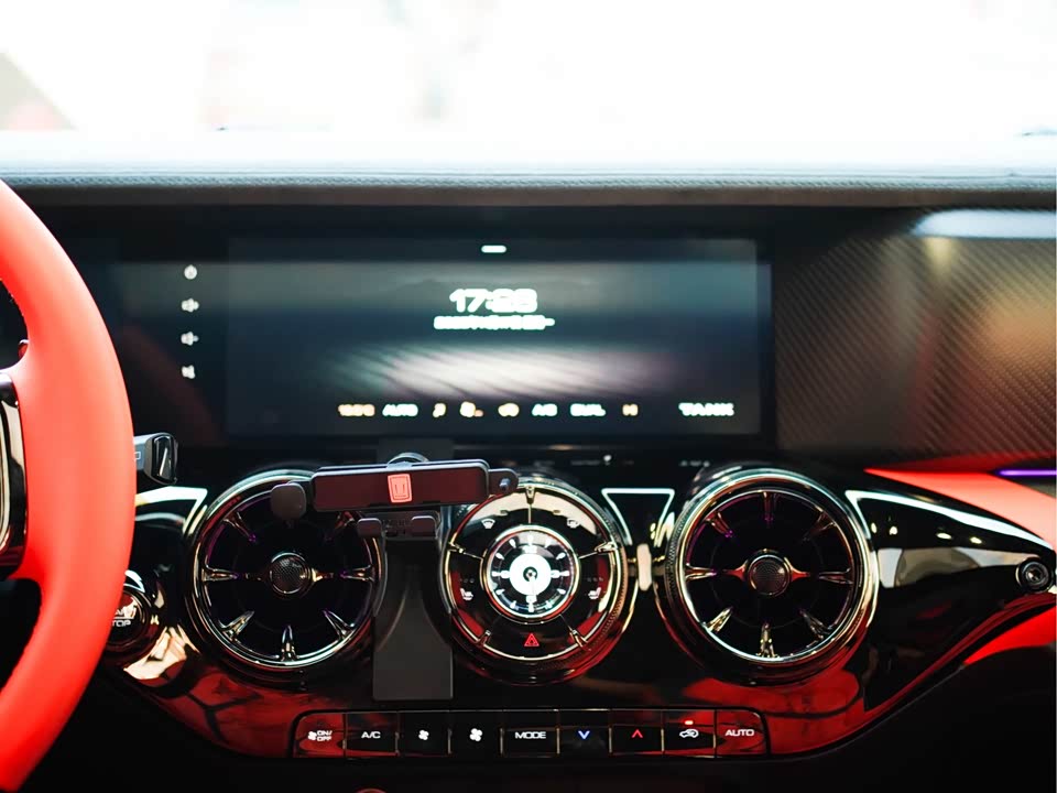 CrossBoundary Co-creation tank 300